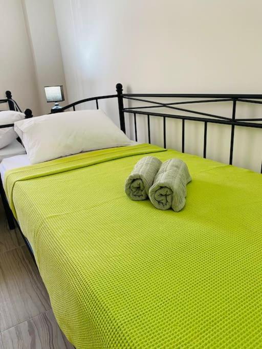 Apartamento Modern 2Br Near Centre -5Min Wlk Patras Exterior foto