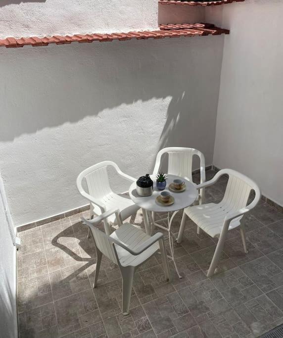 Apartamento Modern 2Br Near Centre -5Min Wlk Patras Exterior foto